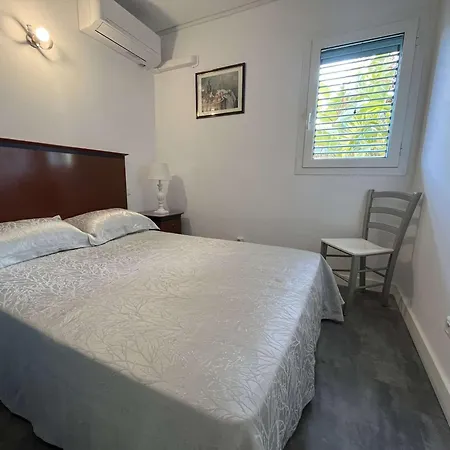 Climatise 3 Pieces, 4-6 Pers, Terrasse, Parking, Proche Plage Et Centre - Fr-1-650-22 *