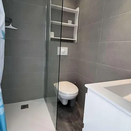 Apartmán Climatise 3 Pieces, 4-6 Pers, Terrasse, Parking, Proche Plage Et Centre - Fr-1-650-22